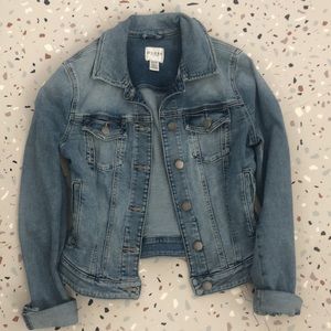 Guess Denim jacket. Silver buttons. Size XS